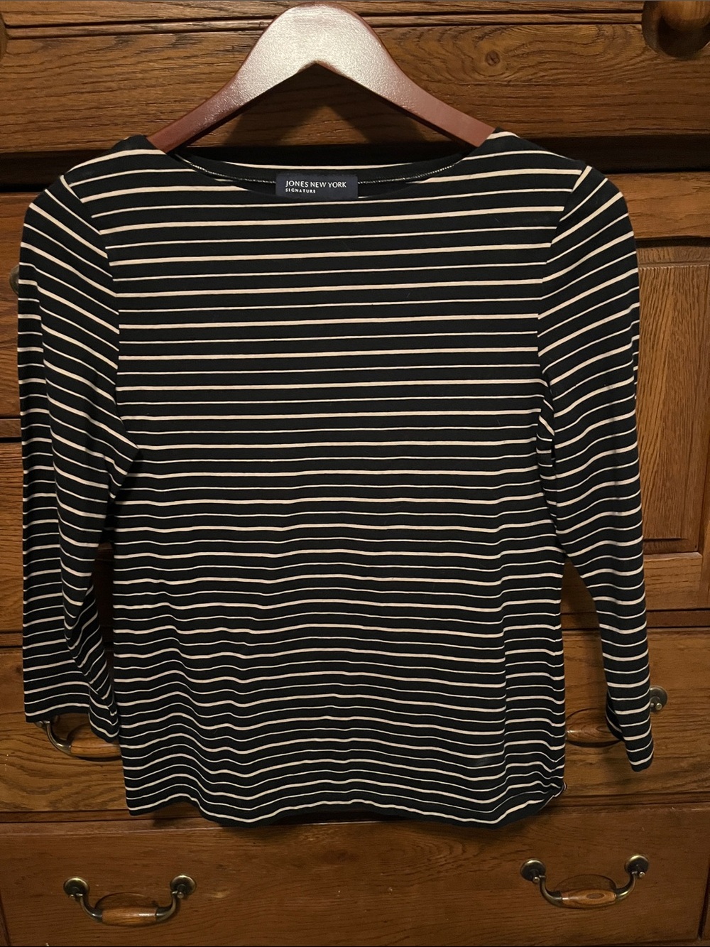 Jones New York black and cream stripe pullover size large